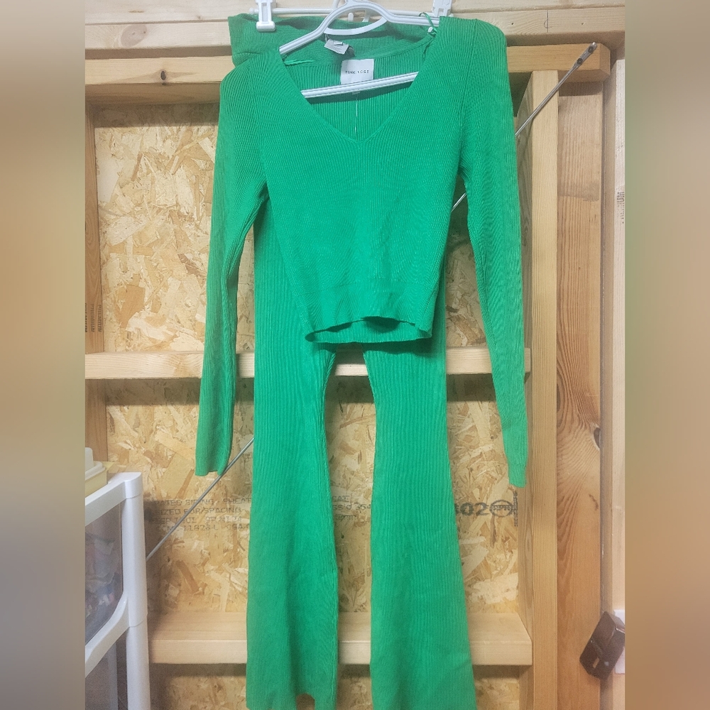 Pink Rose NWT 2Pc‎ Sweater Shirt & Pants Set Size Medium Poppy Pine Green
